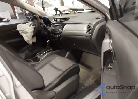 2017 Nissan Rogue z USA, uszkodzony, nr VIN JN8AC2MD9HW135034